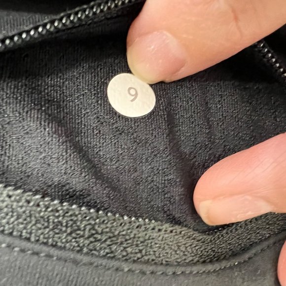 Lululemon black cropped gathered‎ leggings womens solid midrise  Size: 6 - Picture 4 of 7